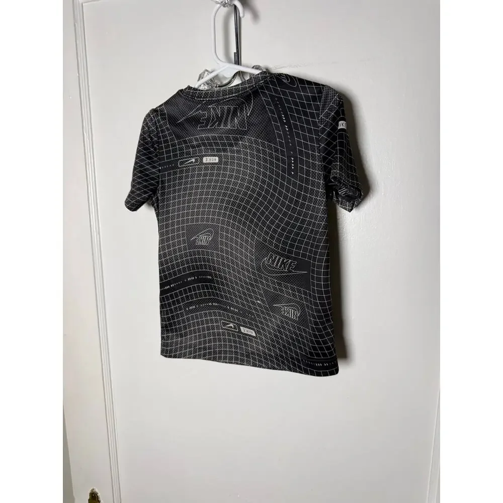 Nike Sportswear Club Black White Grid Logo Dri-fit Short Sleeve T-shirt Size 4T